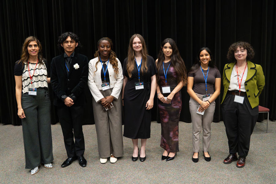 Symposium winners in group photo